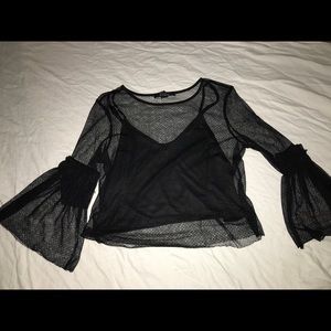 Long sleeve, bell style with undershirt